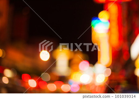 Urban bokeh light blurred lights Abstract background in the city. Urban bokeh light blurred lights Abstract background in the city. 101039314