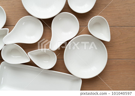 白色餐具 101040597