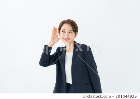 Business woman conversation 101044929