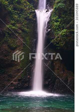 [Japan's Top 100 Waterfalls] Daisen Falls The lower part of the waterfall before it collapsed in 2011 1 Kotoura Town, Tottori Prefecture 101045889