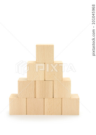 4 blocks piled up in a mountain shape, building blocks, white background 101045968