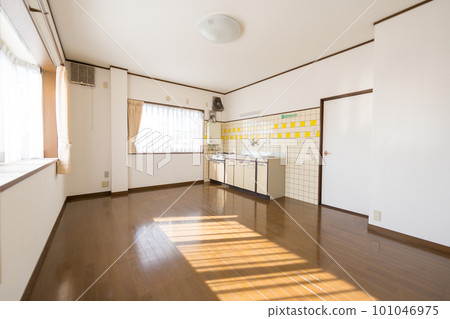 Western-style room in second-hand property Western-style room in second-hand property 101046975