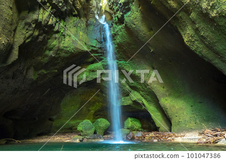 Scenery of Nagano Falls 101047386