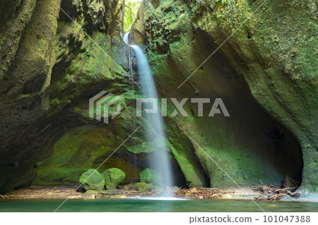 Scenery of Nagano Falls Scenery of Nagano Falls 101047388