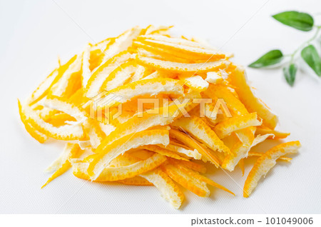 Making Hassaku Peel Shredded Hassaku Peel 101049006