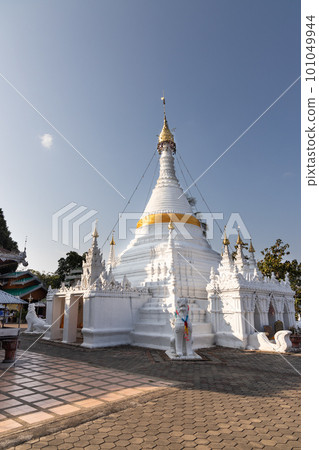 Wat Phrathat Doi Kong Mu is an ancient Thai Buddhist temple in Mae Hong Son province, It is located on Doi Kong Mu hill 1,300 m above sea level Wat Phrathat Doi Kong Mu is an ancient Thai Buddhist temple in Mae Hong Son province, It is located on Doi Kong Mu hill 1,300 m above sea level 101049944