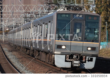 207 series T7 formation running on the JR Kyoto Line 101050934
