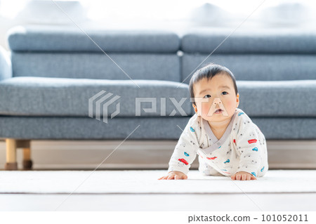 客廳裡的寶寶 101052011