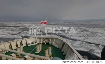 Drift ice seen from a boat 101054076