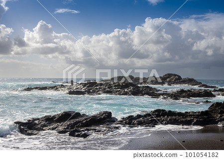 Pena Horadada beach with giant rocks, Fuerteventura Pena Horadada beach with giant rocks, Fuerteventura 101054182