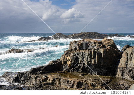 Pena Horadada beach with giant rocks, Fuerteventura 101054184