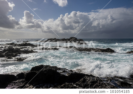 Pena Horadada beach with giant rocks, Fuerteventura 101054185