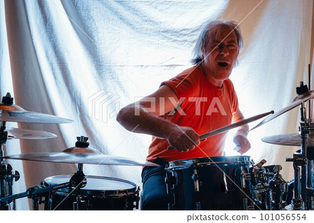 instrument, percussion, man 101056554