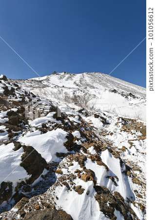 殘雪期從那須岳登山道看到的風景 101056612