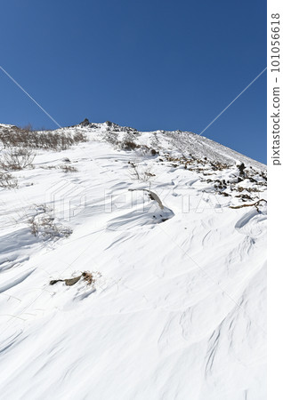 殘雪期從那須岳登山道看到的風景 101056618