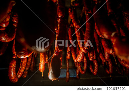 smoked sausages 101057201