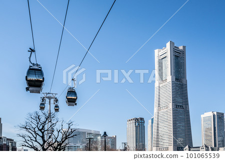 [Kanagawa Prefecture] Landmark Tower and Ropeway against the blue sky 101065539