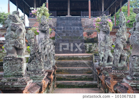 Eastern Bali Tourist Destination Semarapura Palace (Kurtagoza) 101067828