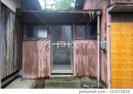 Abandoned house, Kanazawa, Japan. 101072650