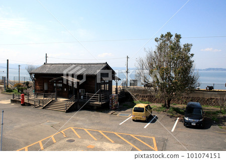 Nagasaki Prefecture JR Omura Line "Chiwata Station" A sea view station along Omura Bay 101074151