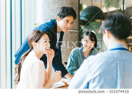 Young business people having a meeting 101074418