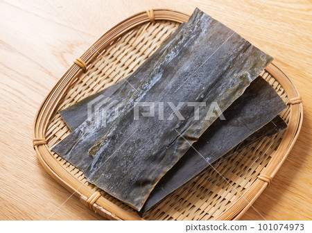 Rausu kelp in a colander Rausu kelp in a colander 101074973