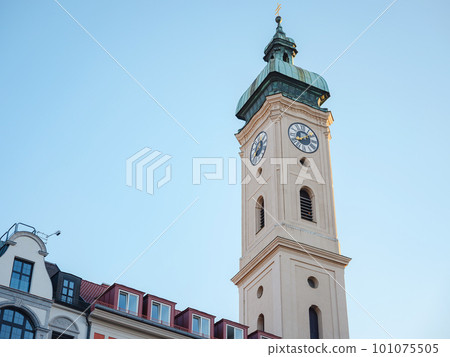 Marienplatz - Square in city center in Munich Marienplatz - Square in city center in Munich 101075505