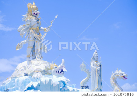 巴厘島庫塔海灘 (Kuta Beach Bali) 石像攝於 2023 年 101075916