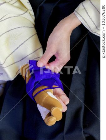 女人的手插入 kake (yugake) 101076280