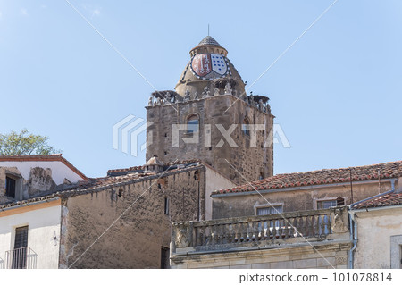 16th century palace house in Trujillo, town in the province of caceres in spain 16th century palace house in Trujillo, town in the province of caceres in spain 101078814