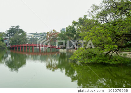 Beautiful scenery of Ngoc Son Temple in Hanoi reflected in Hoan Kiem Lake 101079966