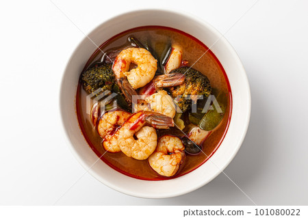 Tom yum goong on a white background 101080022