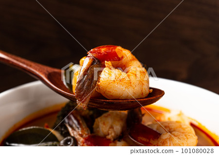 Tom Yum Goong, Thai soup with shrimps 101080028