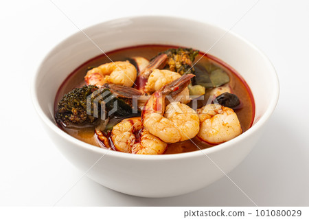 Tom yum goong on a white background 101080029