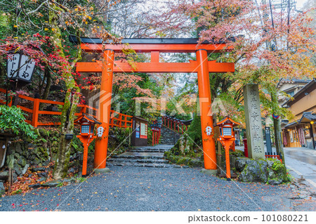 京都秋貴船神社/風景 101080221