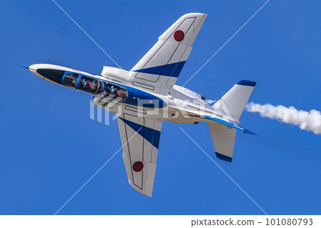 Roll to show your back Blue Impulse Roll to show your back Blue Impulse 101080793