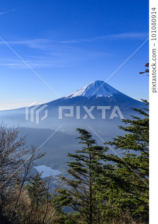 (Yamanashi Prefecture) Superb view of Mt. Fuji seen from Mt. Odake - Mt. (Yamanashi Prefecture) Superb view of Mt. Fuji seen from Mt. Odake - Mt. 101080914