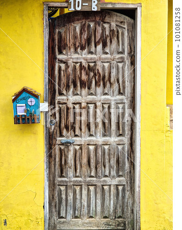 Streets and houses of historical center in Paraty, Rio de Janeiro, Brazil. 101081258