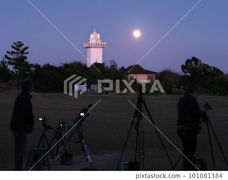 伊勢志摩攝影師在安乘岬公園拍攝滿月的秋天 101081384
