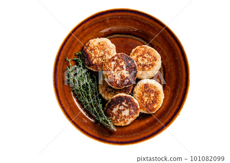 Fried pork and beef meat cutlets or patty in a rustic plate. Isolated on white background. 101082099