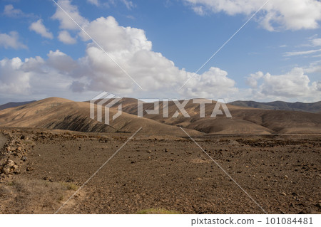 Mountains in the west of Fuerteventura 101084481