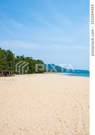 Amanohashidate Beach 101084484