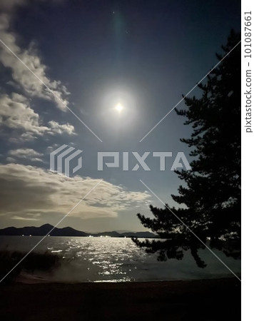 琵琶湖上的月亮 101087661