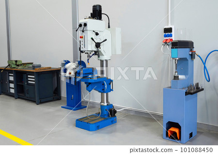 Car service and maintenance equipment for trucks and cars in the garage. Computer diagnostics, 101088450