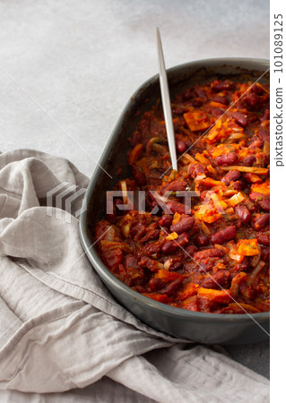 Stewed red beans with carrots Stewed red beans with carrots 101089125