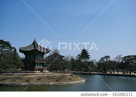 Hyangwonjeong pavilion at Gyeongbokgung palace. 101092211