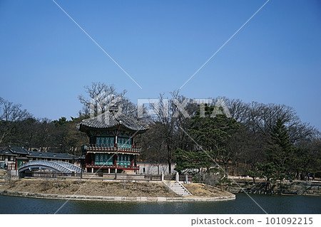 Hyangwonjeong pavilion at Gyeongbokgung palace. Hyangwonjeong pavilion at Gyeongbokgung palace. 101092215