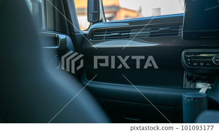 In-vehicle air conditioner 101093177