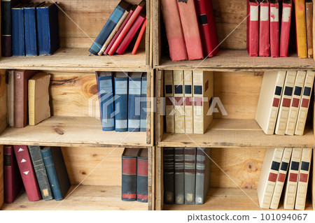 書架 書籍 書 101094067