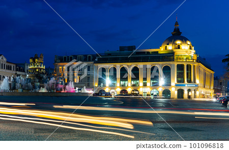 Night view of central square of Kutaisi with Colchis Fountain 101096818